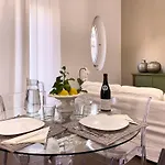 Flat44 *