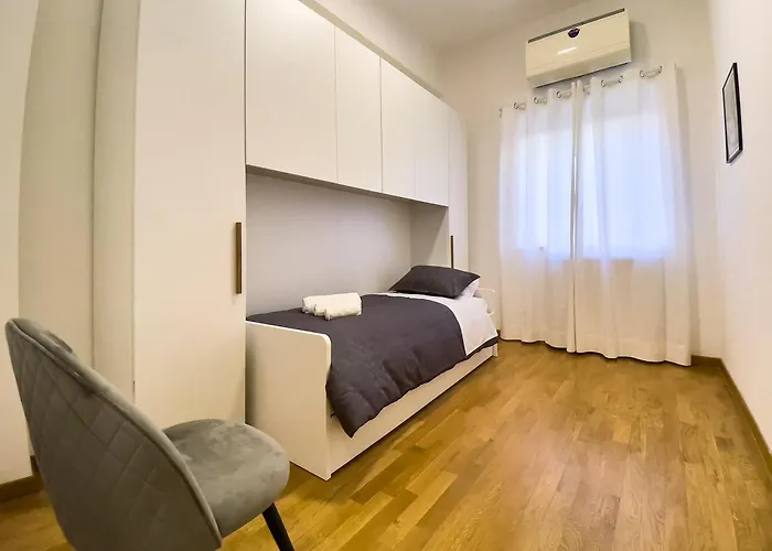 Flat44