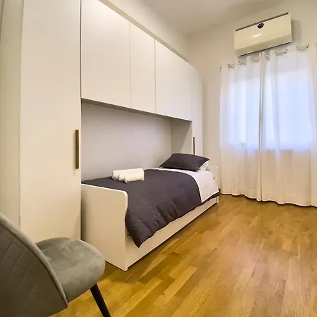 Flat44